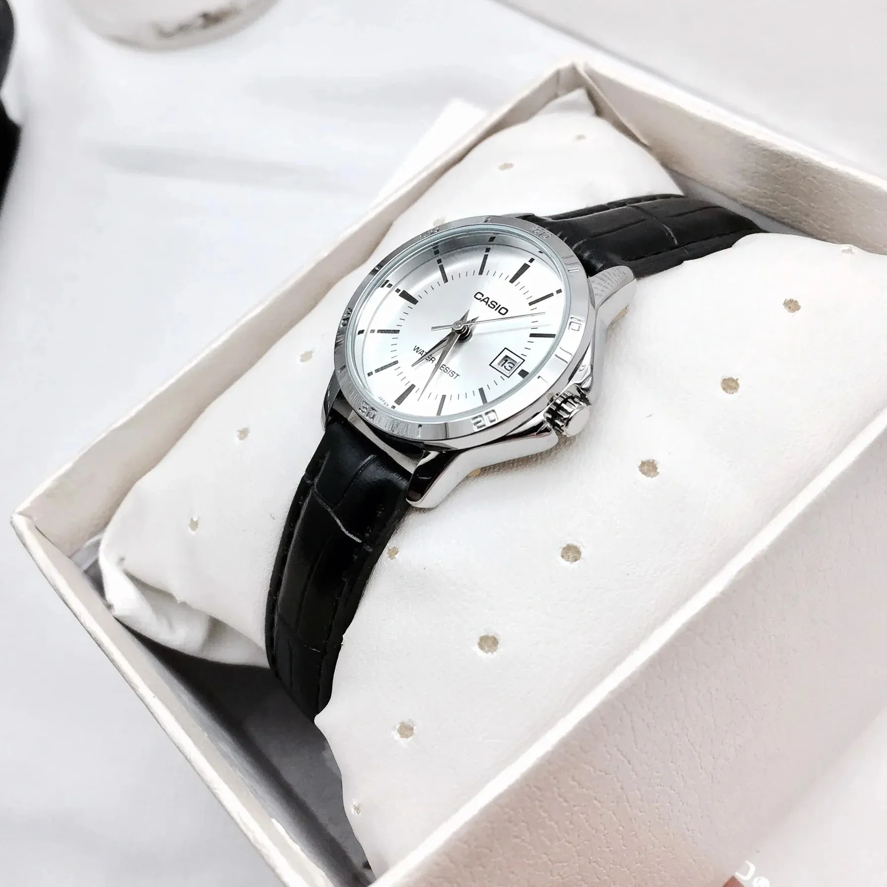 imgi_5_CasioLTP-V004L-7AUDFWatch_4