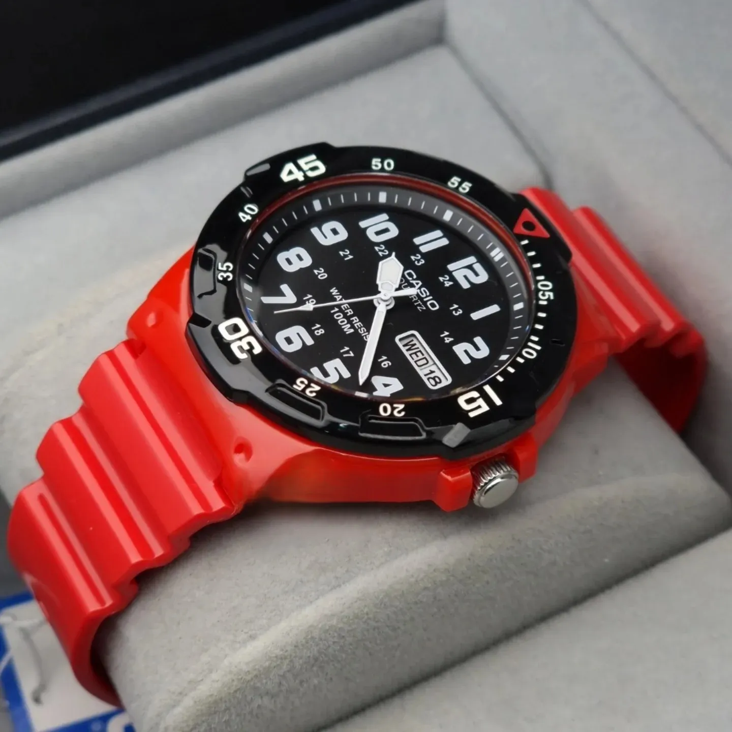 Casio Youth Day Date Red Resin Belt Watch MRW-200HC-4BVDF