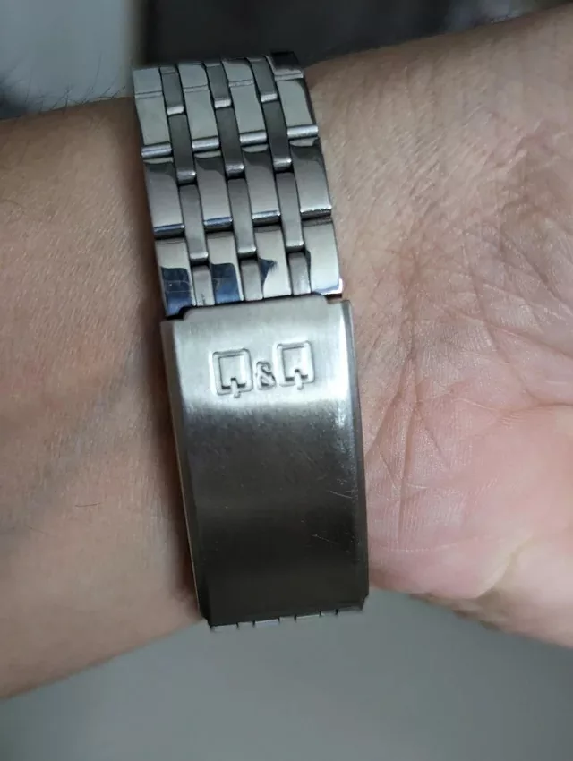 q-q-qz10j207y-with-bill-and-box-for-2-500-v0-fmi2lrcwh74c1