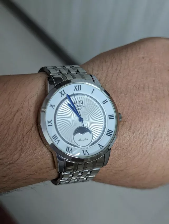 q-q-qz10j207y-with-bill-and-box-for-2-500-v0-fysc562wh74c1