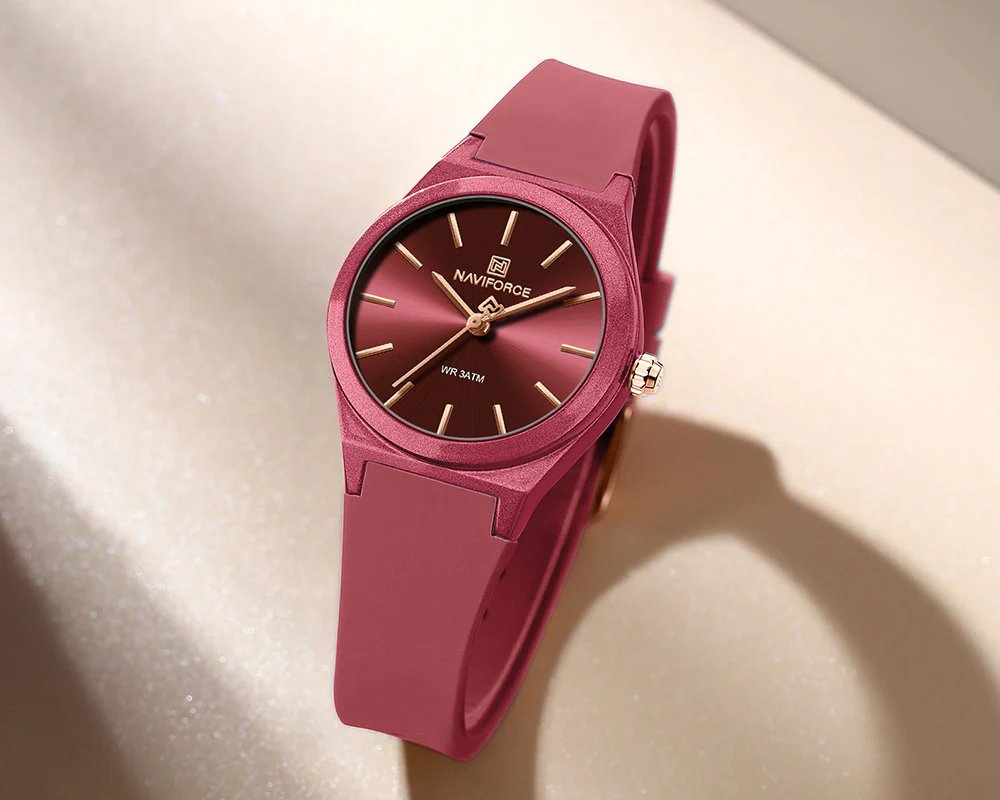 NF5056-watchmodelExhibition_6_720x@2x